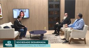 Em debate na TV Nova, presidente da ACS-PE discute estatuto do armamento com advogada do criminoso Lázaro. Foto: Divulgação
