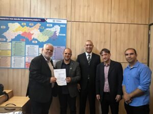 Secretários-executivos da Casa Civil, o Sr. Rubens Júnior e o Sr. Igor Cadena e o presidente Luiz Torres