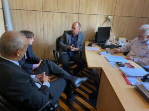 Secretários-executivos da Casa Civil, o Sr. Rubens Júnior e o Sr. Igor Cadena e o presidente Luiz Torres